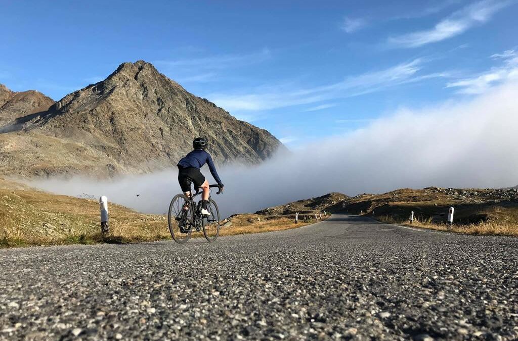 PEDALANDO TRA I PIÙ FAMOSI PASSI DEL GIRO D’ITALIA TRA VALLECAMONICA, VALTELLINA E SELLARONDA